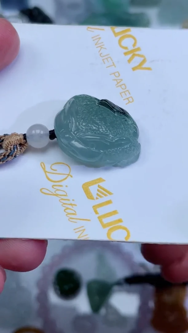 【闪购商品】翡翠颈饰未镶嵌金蟾