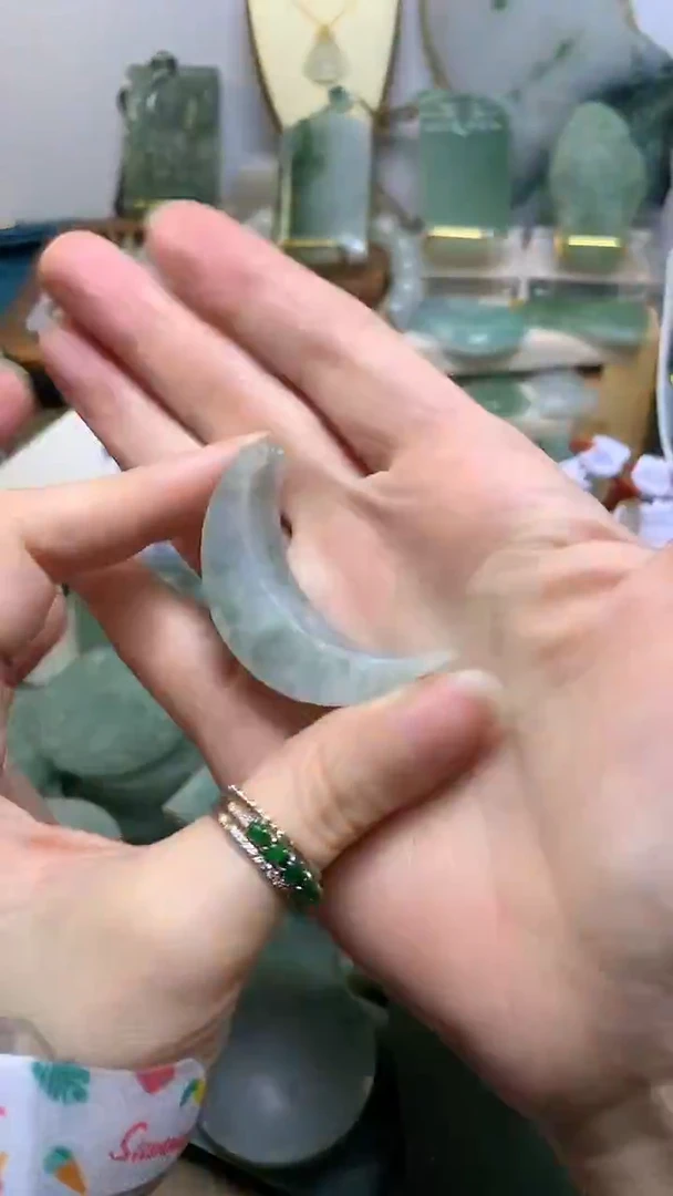 翡翠挂件未镶嵌 缅甸A货翡翠，没有运费险