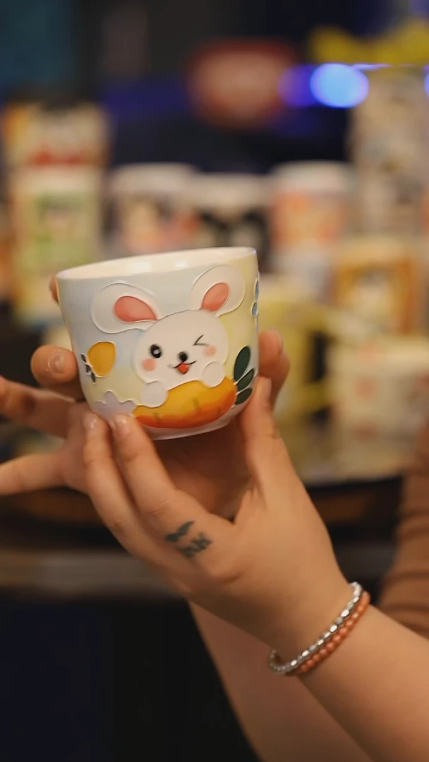 【闪购商品】摆件景德镇釉下彩绘设计师款式陶瓷