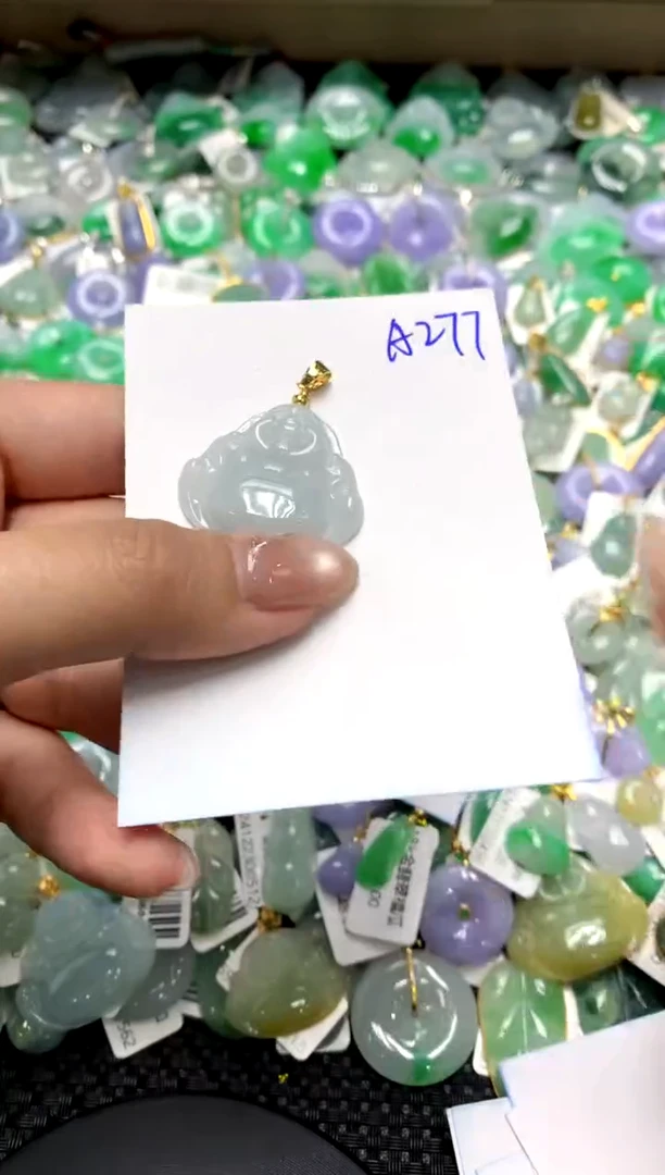 【闪购商品】翡翠颈饰合金111111111