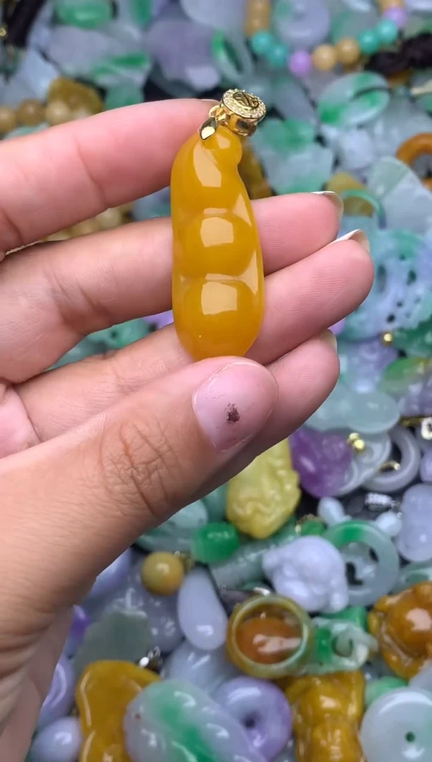 颈饰未镶嵌翡翠天然缅甸翡翠吊坠