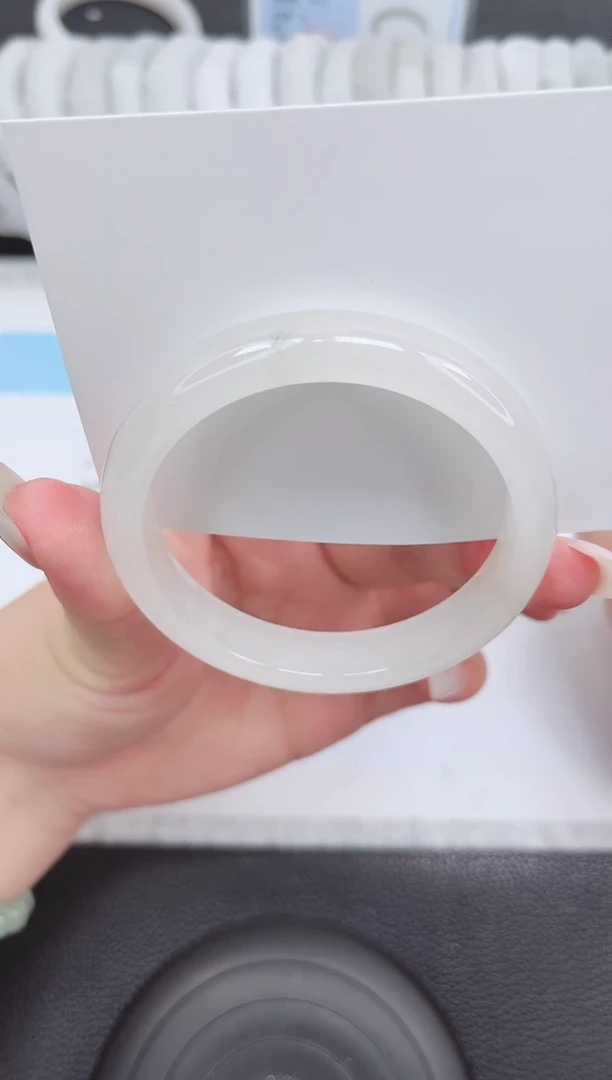 未镶嵌手镯石英质玉44-57.3