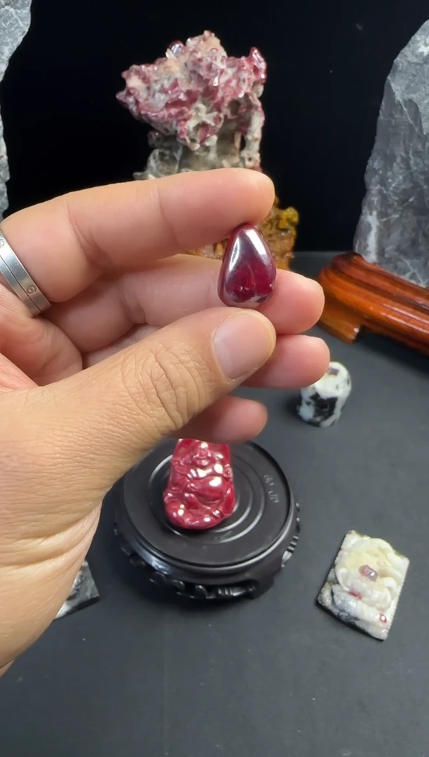 天然辰砂超***好天然朱砂原矿晶体吊坠（11g）