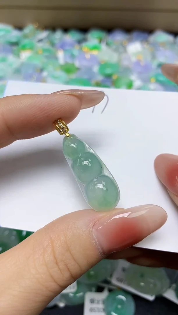 翡翠未镶嵌颈饰 天然缅甸翡翠A货