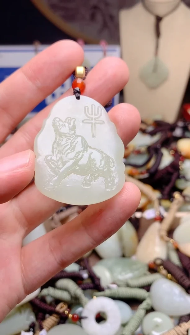 和田玉未镶嵌颈饰1