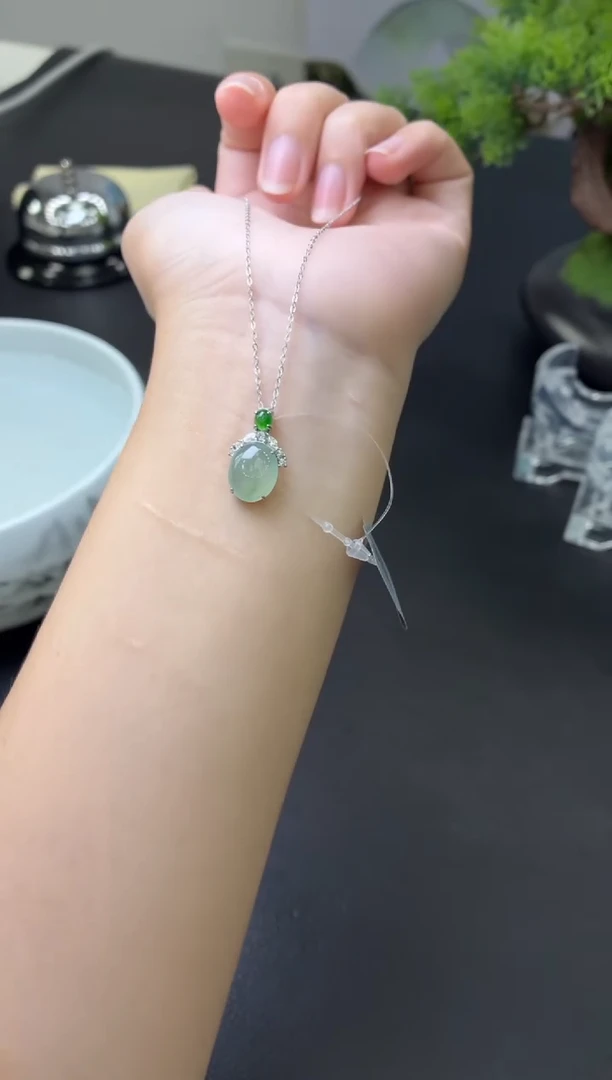 翡翠银S925镶嵌吊坠(赠链)吊坠