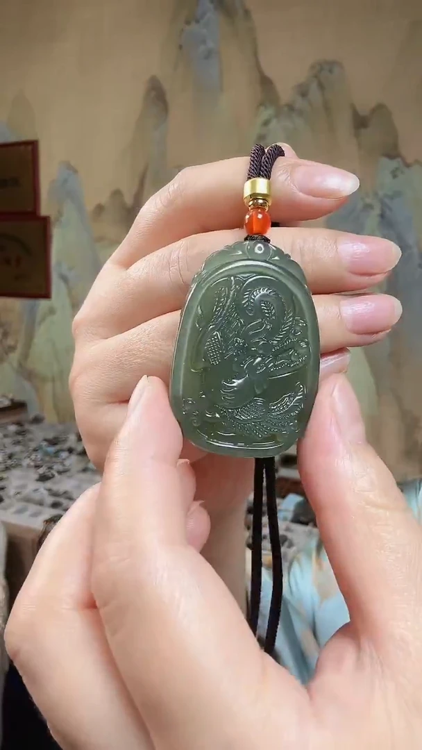 颈饰未镶嵌和田玉.
