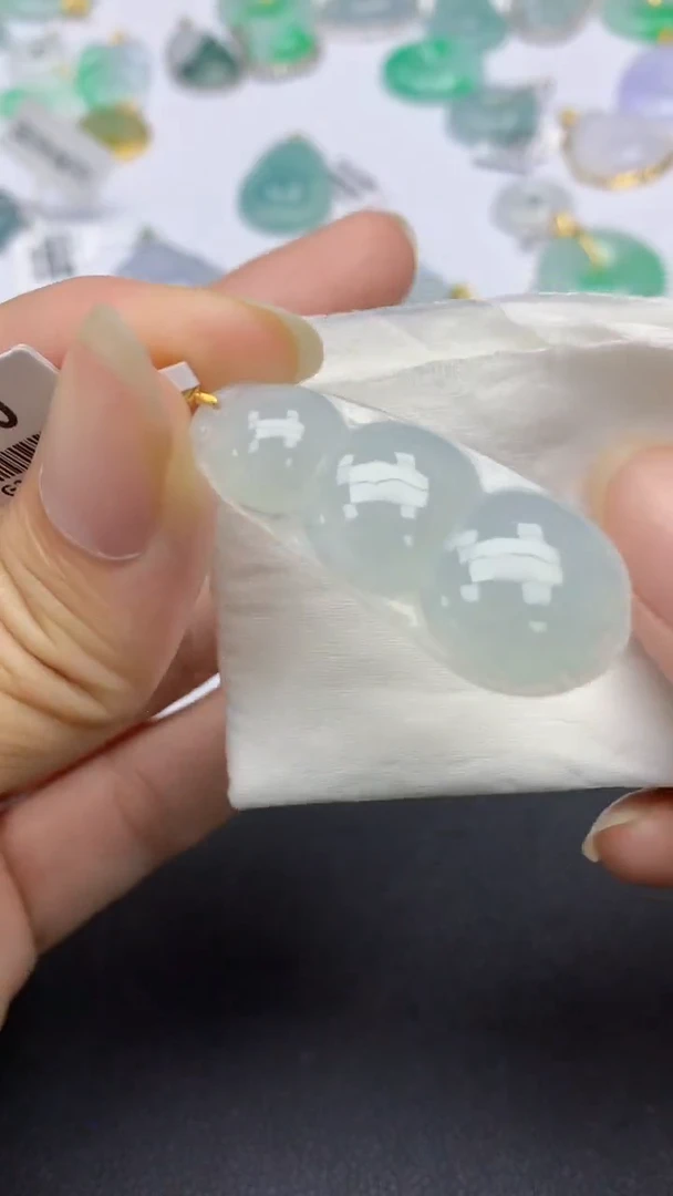 翡翠18K金镶嵌颈饰天然缅甸a货翡翠百元以上9元证书费自理