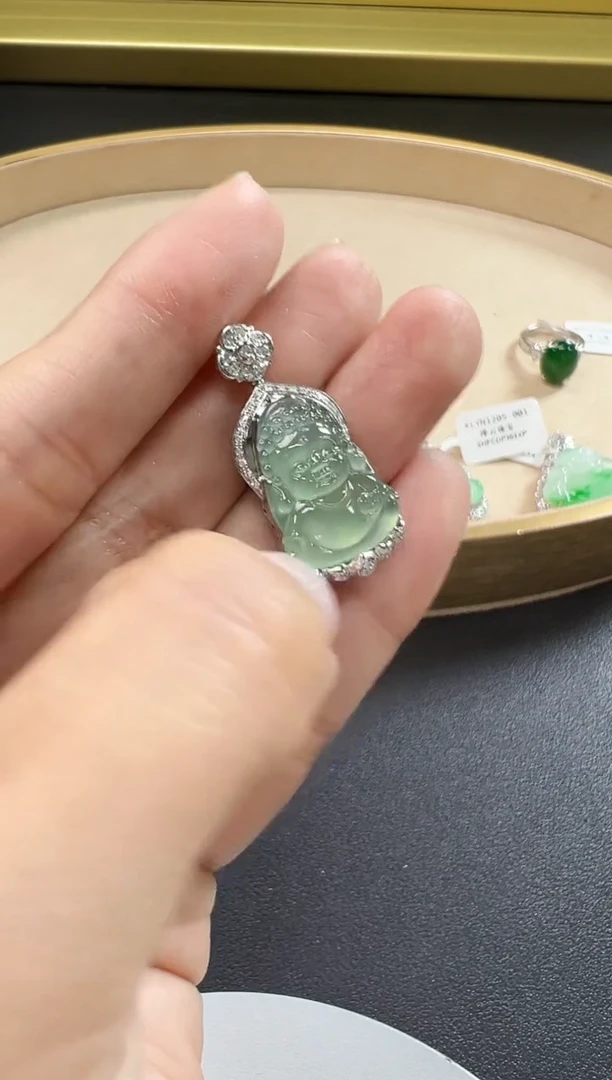 颈饰18K金镶嵌翡翠KLF1206-026