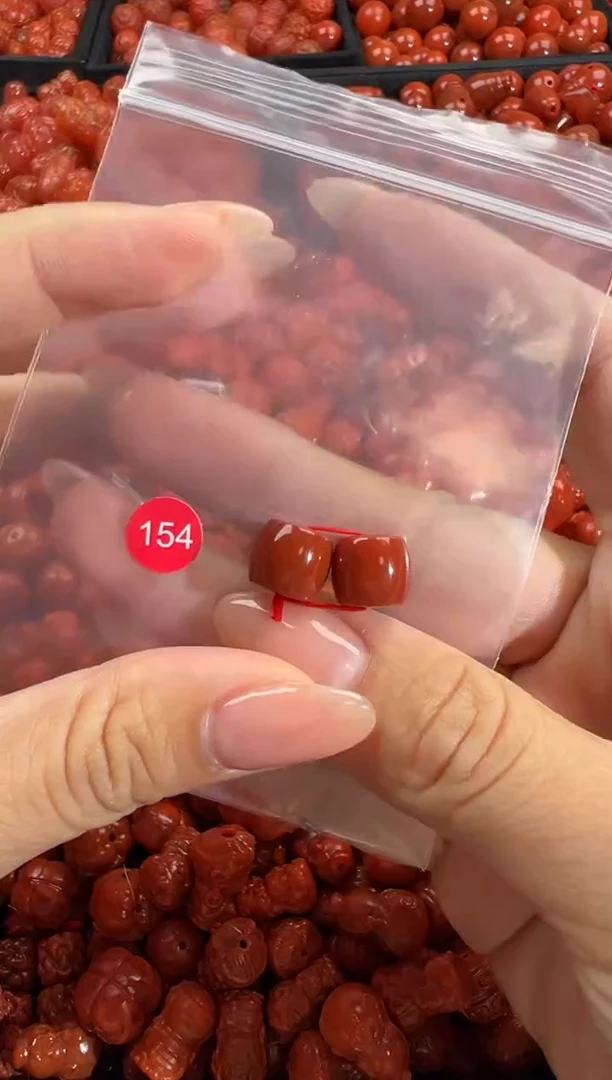 颈饰未镶嵌南红玛瑙1