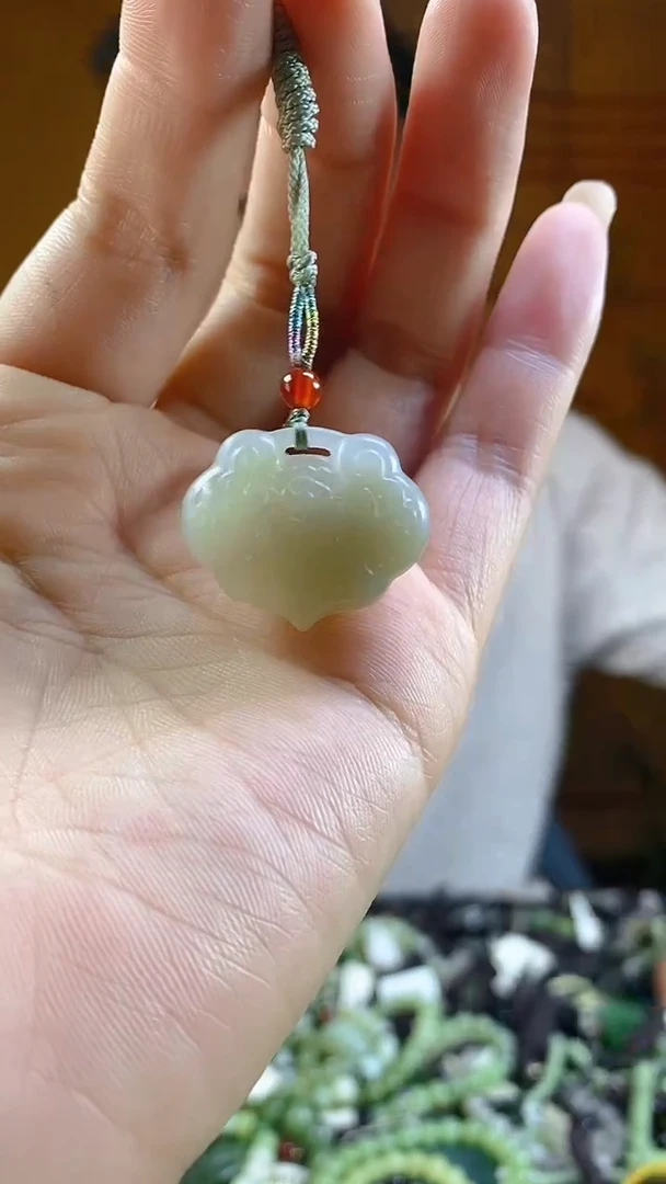 和田玉未镶嵌颈饰多样性发货，拍一发一