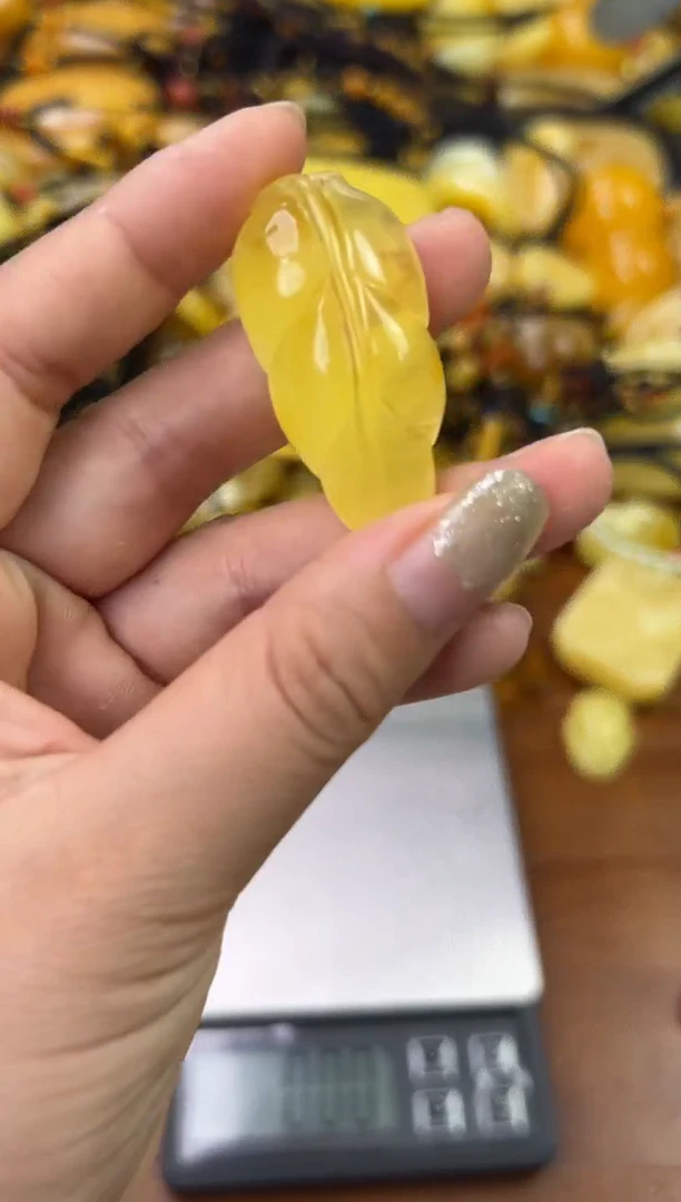 未镶嵌蜜蜡裸石琥珀蜜蜡吊坠