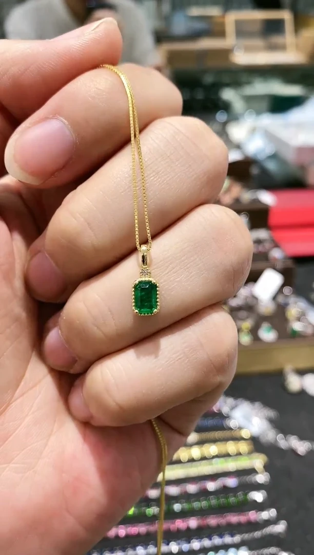 【闪购商品】祖母绿颈饰银S925镶嵌吊坠