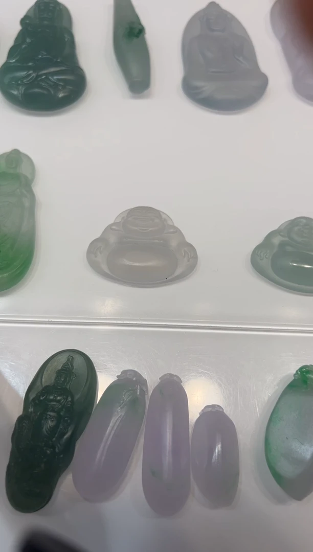 未镶嵌定制翡翠佛公