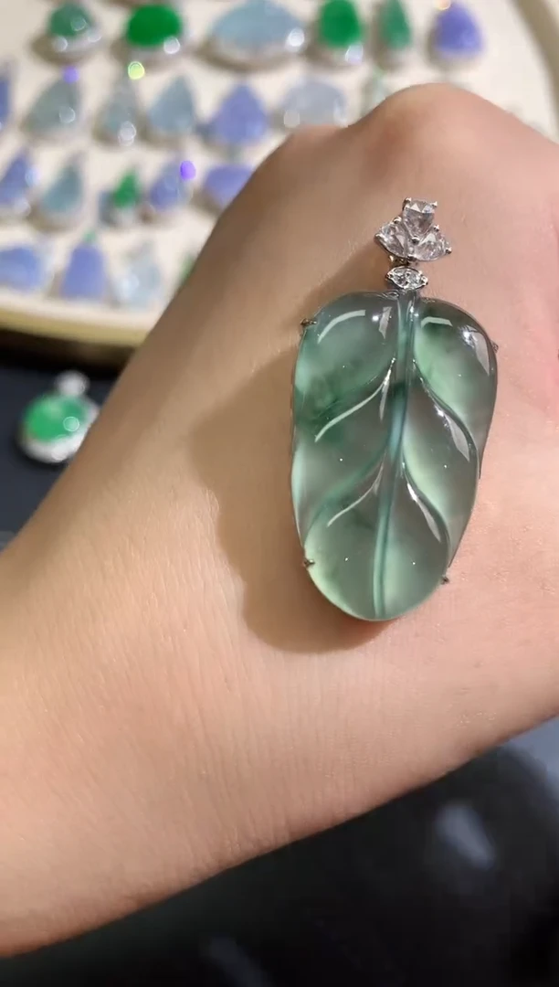 吊坠(不含链)18K金镶嵌翡翠D81|9800