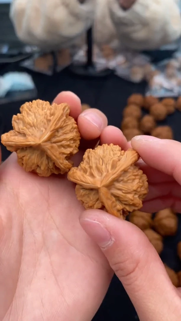 【闪购商品】文玩核桃把件盘山奔35-u336