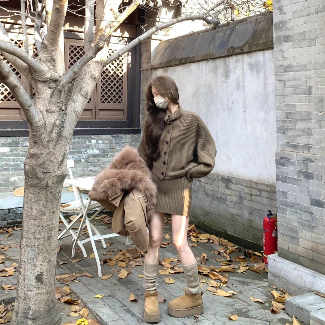 慵懒风立领毛衣外套女冬季显瘦高腰针织包臀裙a字半身裙子两件套