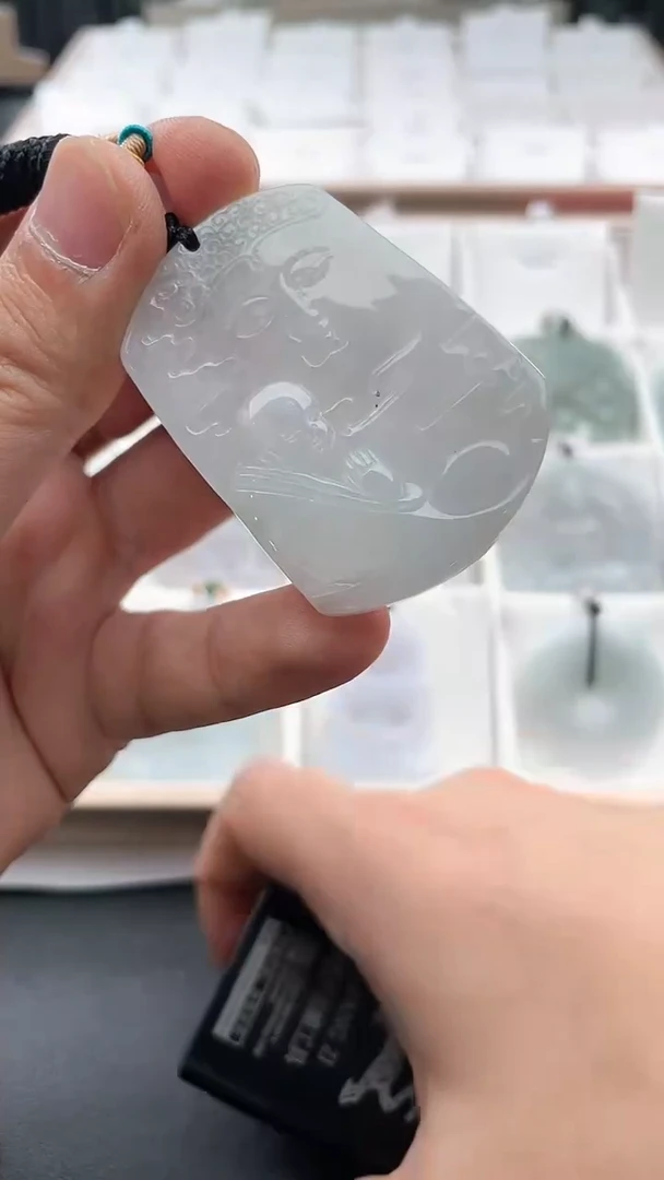 翡翠未镶嵌颈饰..../7/25/ 332