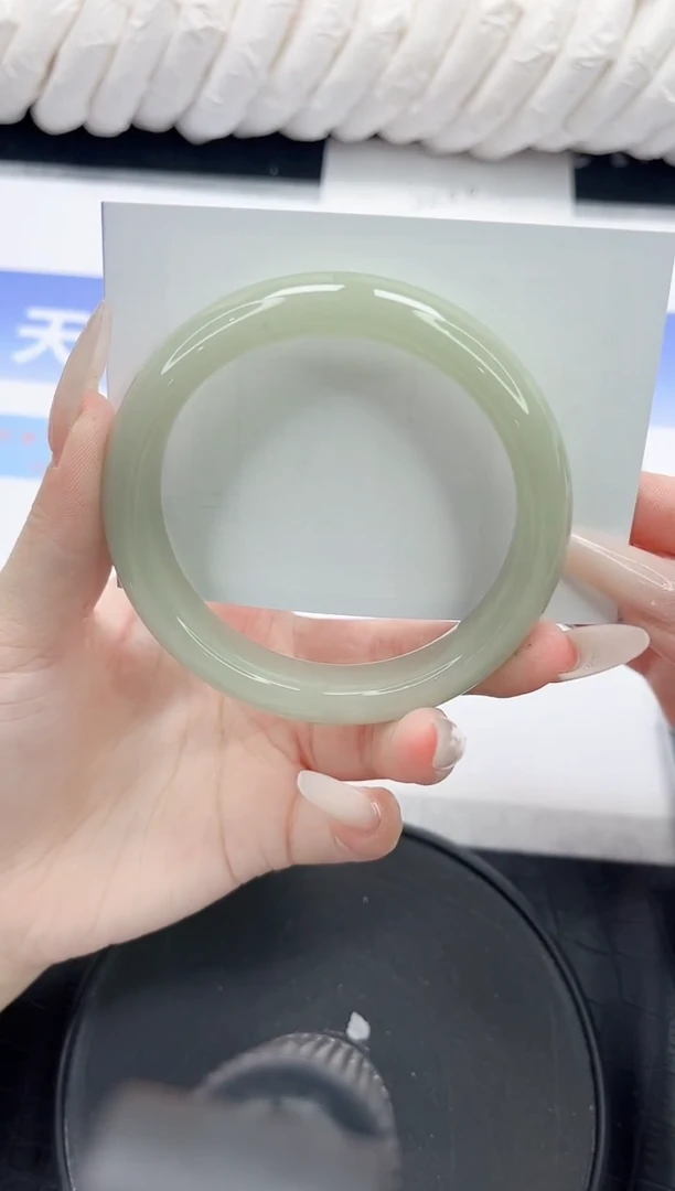 未镶嵌手镯石英质玉64-58.6