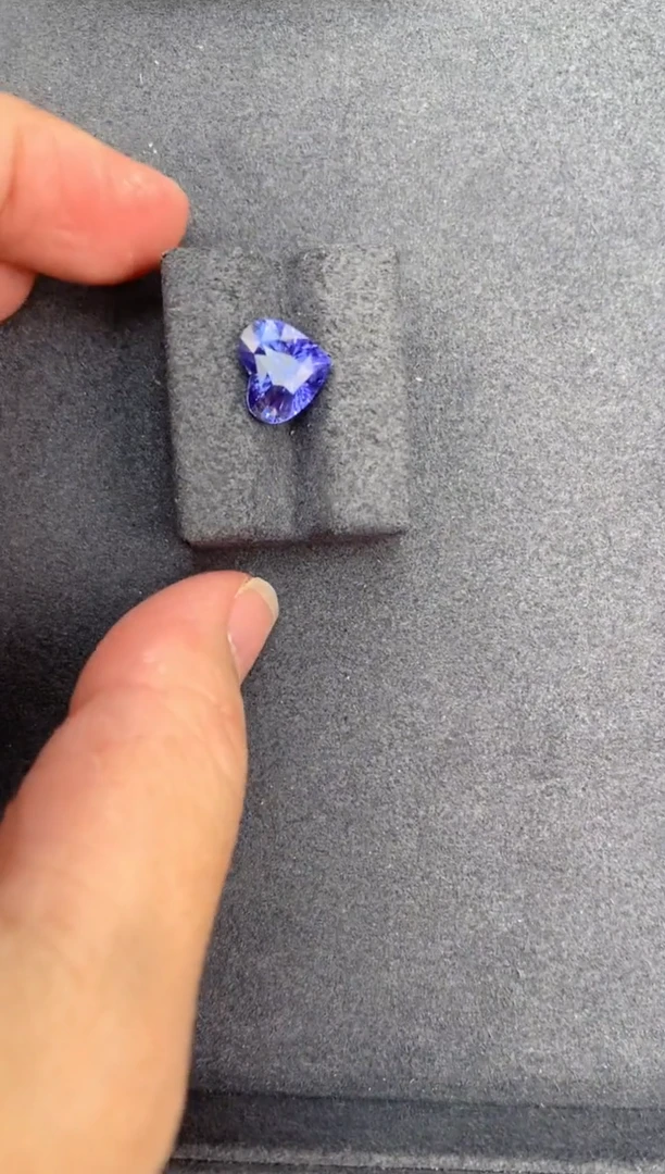 【闪购商品】彩色蓝宝石裸石未镶嵌4ct无烧紫蓝宝