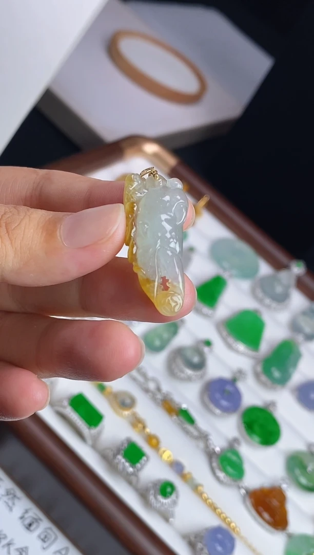 翡翠未镶嵌吊坠(不含链)1