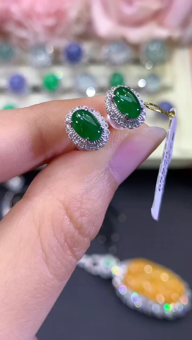 18K金镶嵌翡翠耳饰B63