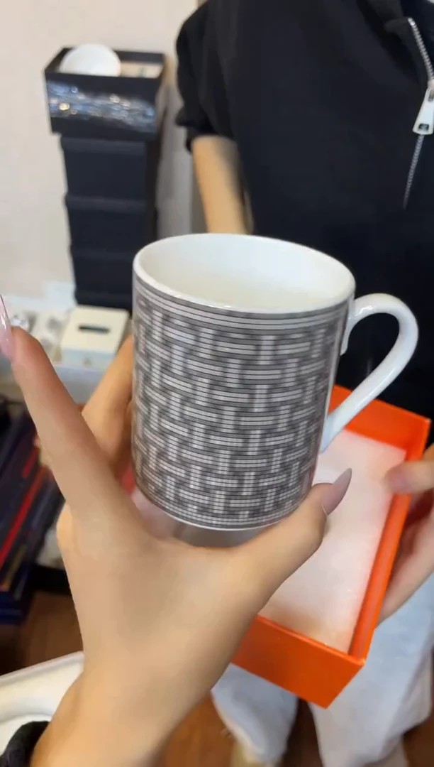杯鸿辉家品牌瓷器，京东包邮！