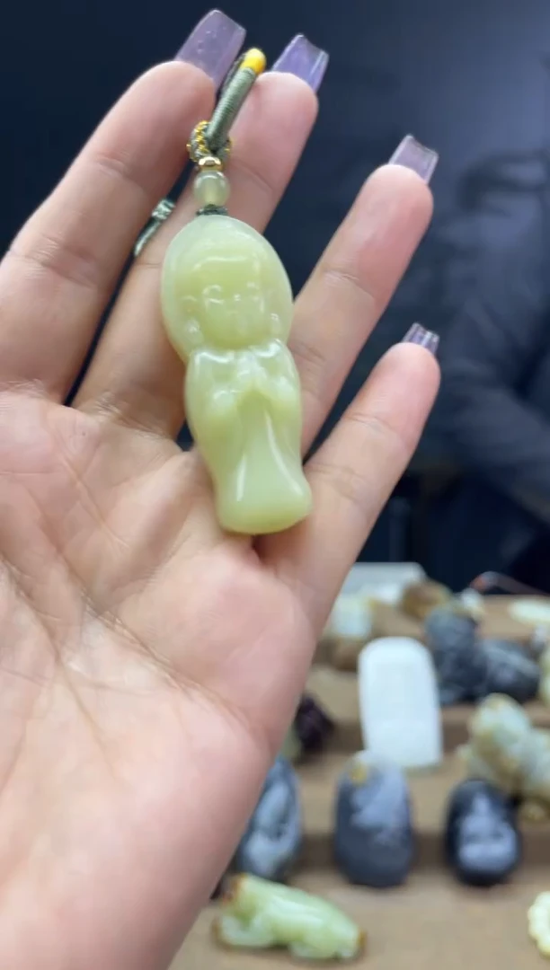 颈饰未镶嵌和田玉1