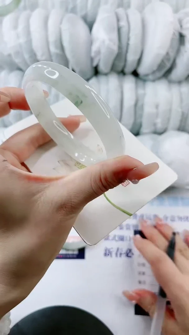 【闪购商品】石英质玉手镯未镶嵌0967953349-62多样性发货