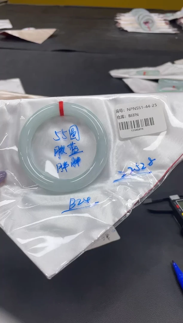 未镶嵌手镯翡翠翡翠手镯