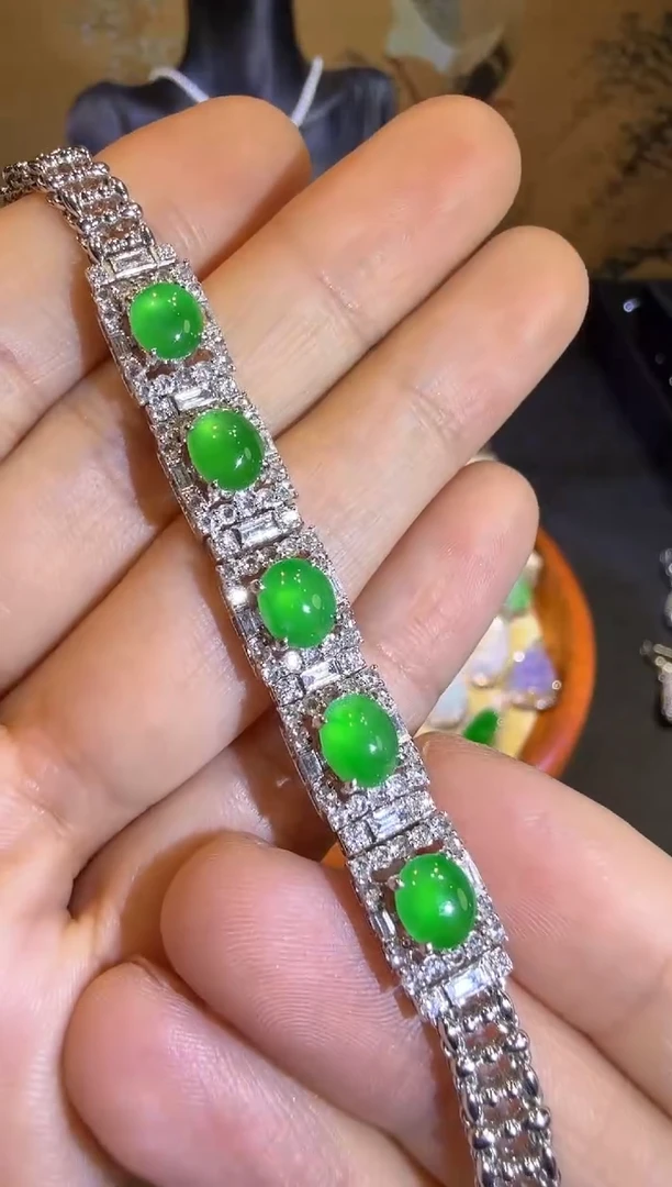 【闪购商品】翡翠手链18K金镶嵌满绿蛋面