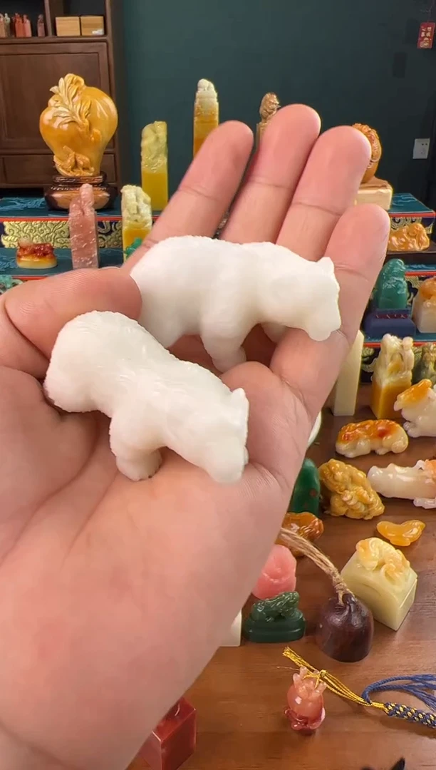 寿山石建瓯白北极熊摆件两方5.4*2.8*2.3