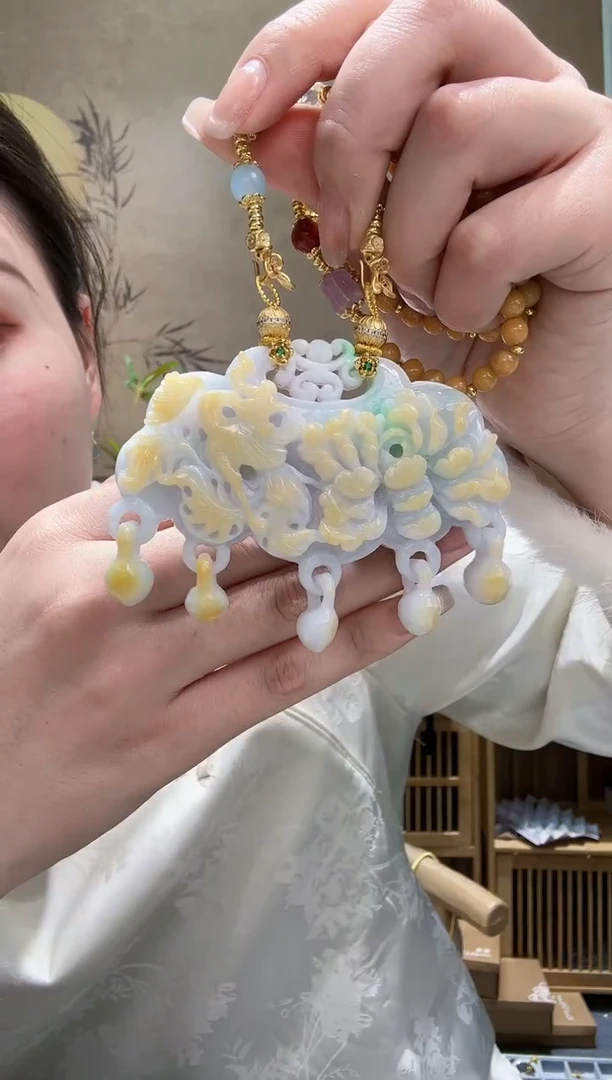 【闪购商品】翡翠颈饰未镶嵌吊坠