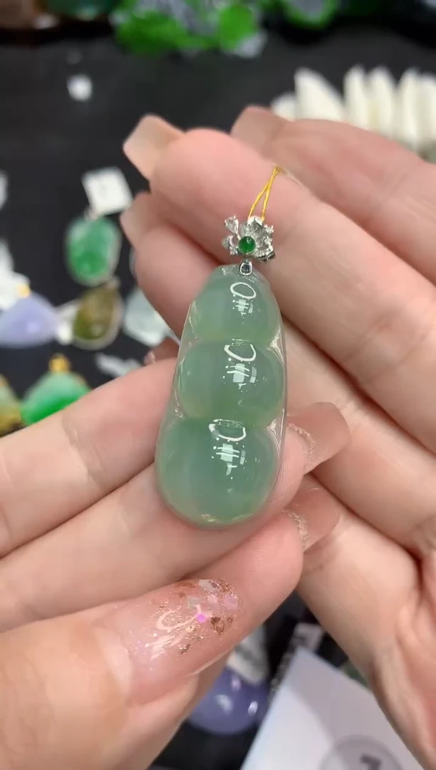 吊坠(不含链)18K金镶嵌翡翠111