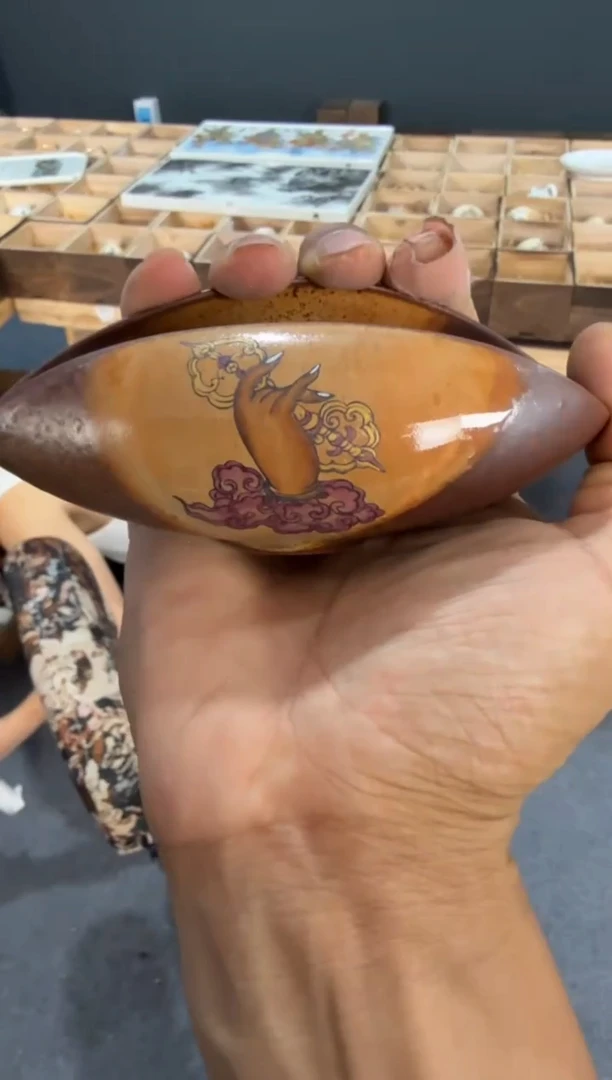 以笔为心，以瓷为纸。