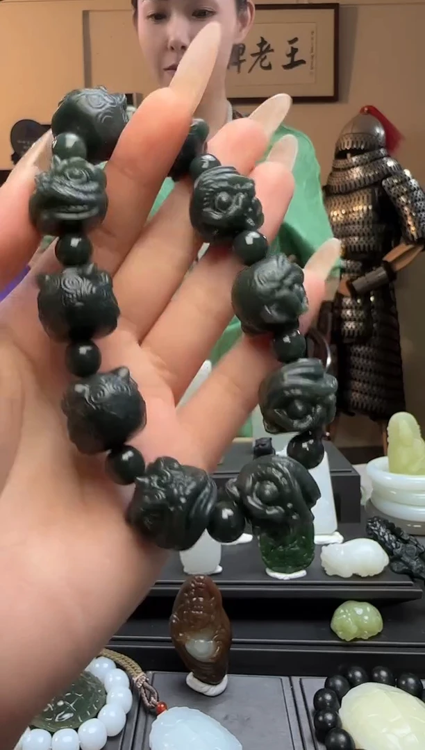 【闪购商品】和田玉青玉醒狮未镶嵌手串