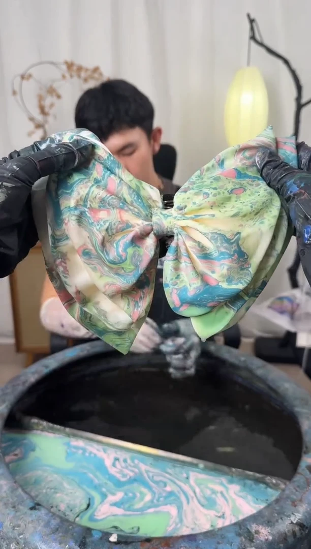 082春日芭蕾三层蝴蝶抓夹