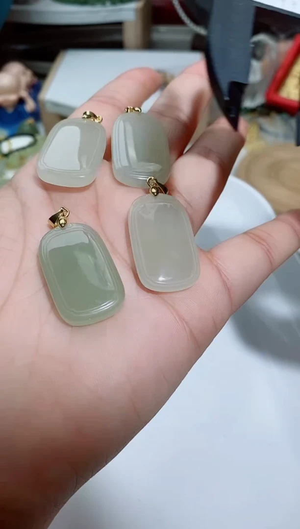 和田玉未镶嵌吊坠(不含链)A14货中多样性发其一