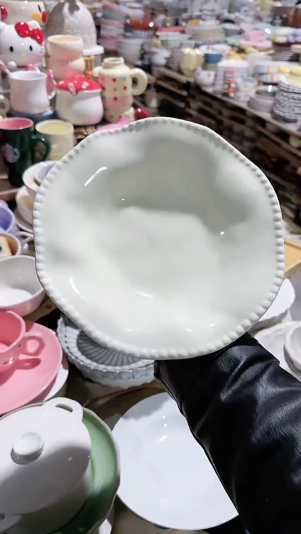 【闪购商品】瓷片8.5英寸异形盘 微瑕凑满20元包邮