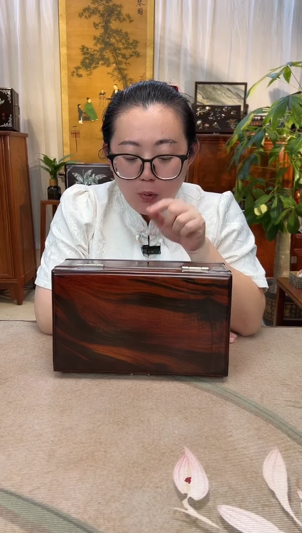 红酸枝木类成套家具大红酸枝素面线条盒30*18*11.5