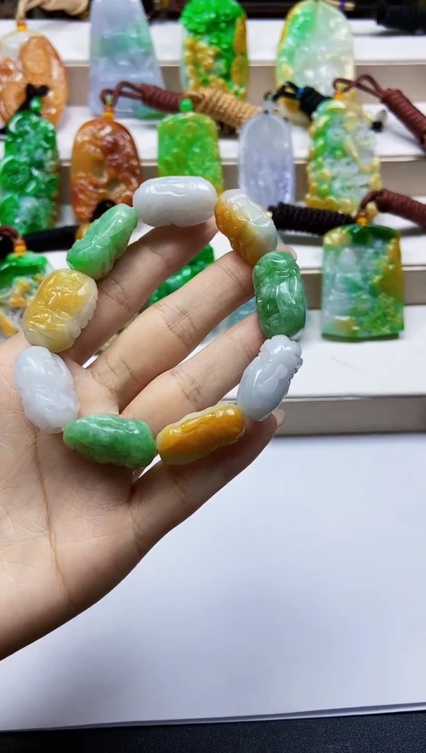 颈饰未镶嵌翡翠翡翠A货