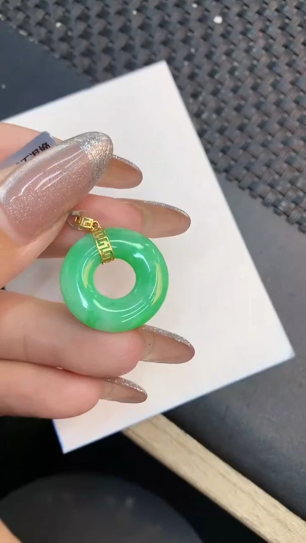 颈饰18K金镶嵌翡翠1