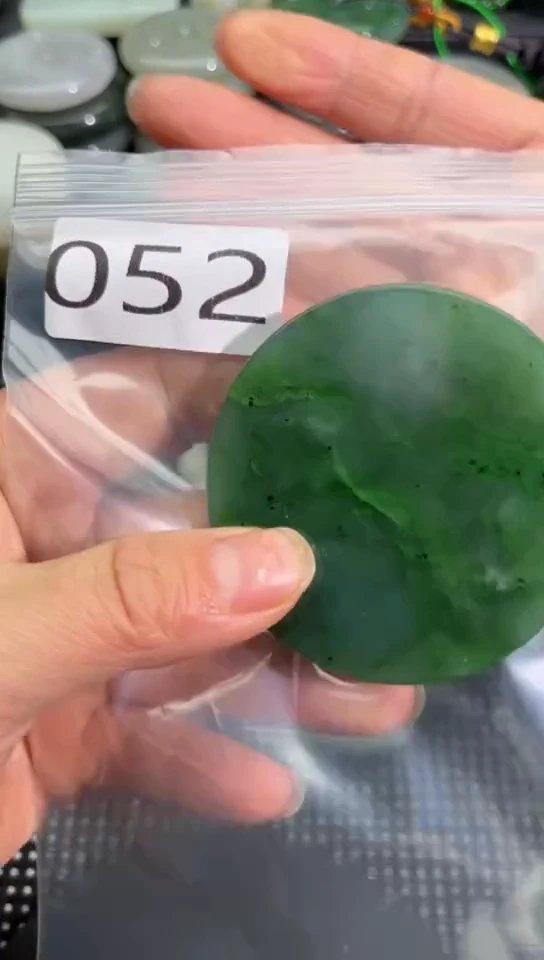 未镶嵌和田玉珠宝半成品镯芯