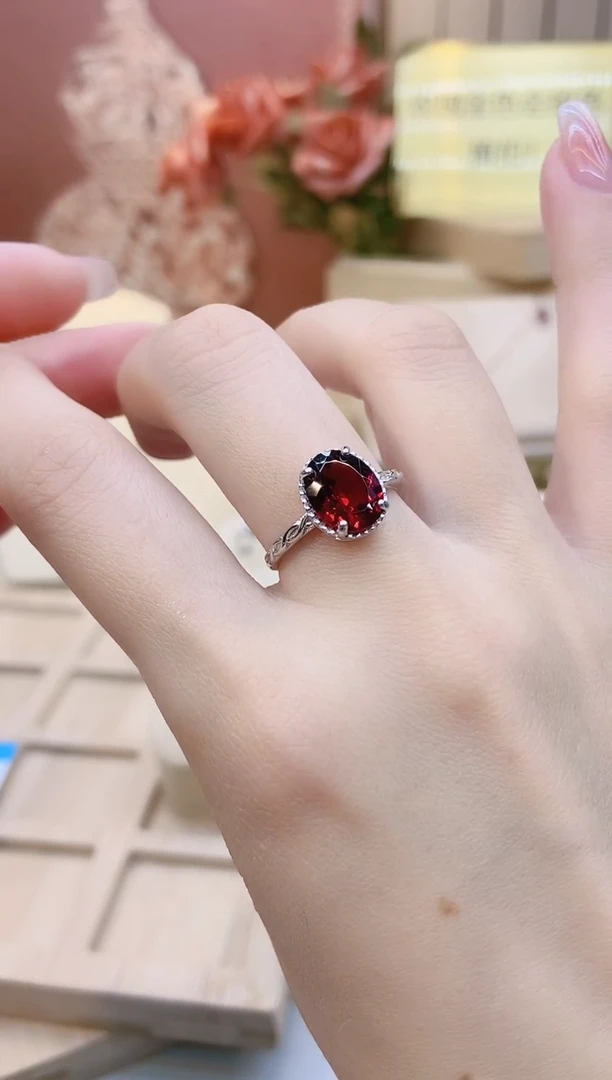 【闪购商品】石榴石戒指银S925镶嵌嘉兰/白