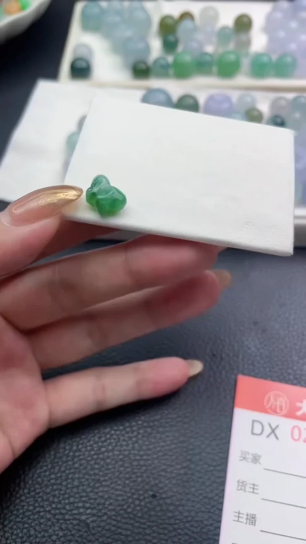 未镶嵌定制翡翠小*珠子