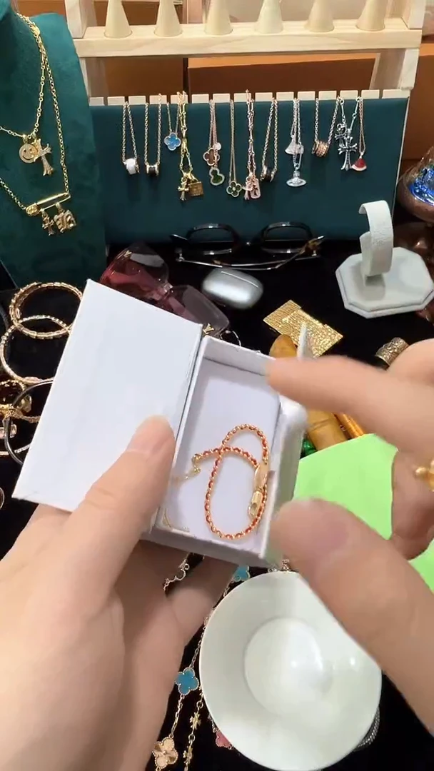 瓷片彧贤聚宝阁彧贤聚宝阁