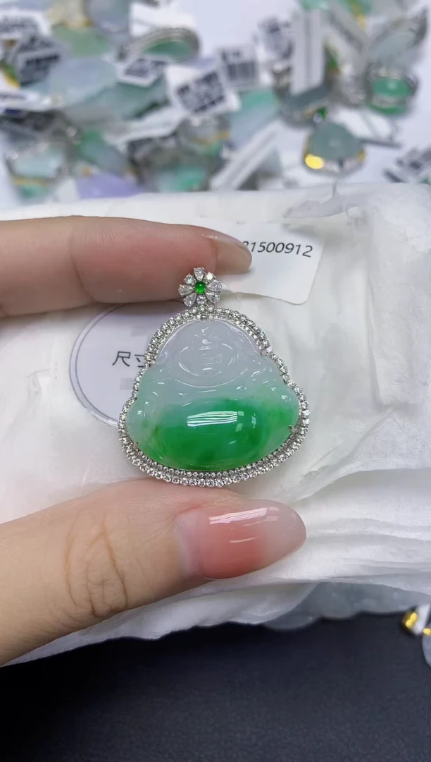 颈饰18K金镶嵌翡翠天然缅甸翡翠A货百元以上9元证书费自理