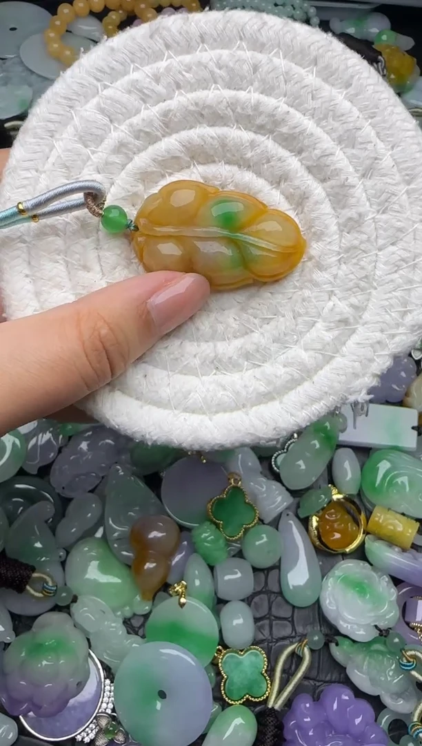颈饰未镶嵌翡翠缅甸翡翠吊坠