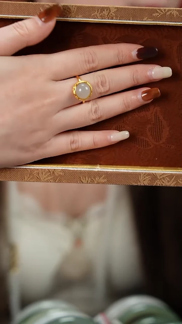 【闪购商品】和田玉戒指银S925镀金镶嵌烟紫戒指