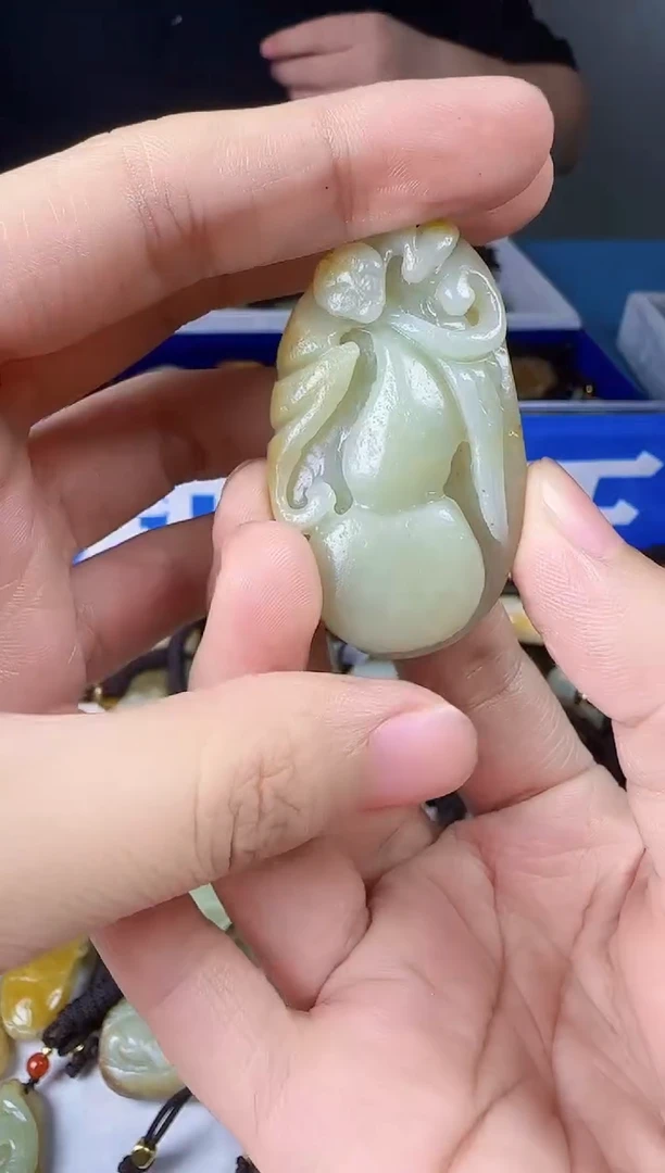 和田玉未镶嵌颈饰1